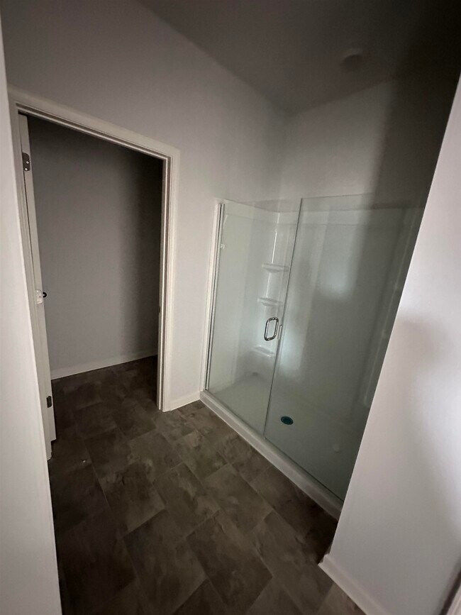 Photo - 90 GREEK FALL Dr