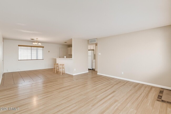 Photo - 1308 W 6th St