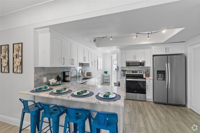 Building Photo - 2626 NE 49th St Rental
