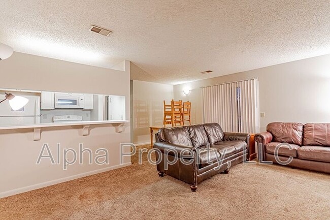 Photo - 220 Elm St Unit 102