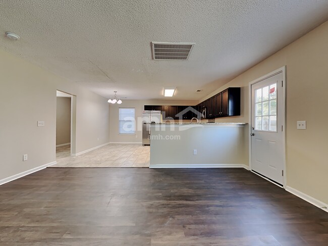 Photo - 2030 Clipstone Dr