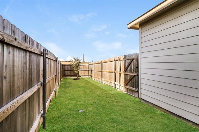 5216 Applegate Dr