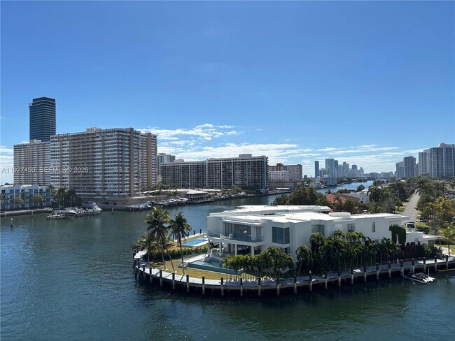 Building Photo - 121 Golden Isles Dr Unit 607