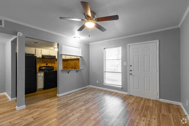 1 habitación, 1 baño, 550 pies cuadrados, sala de estar