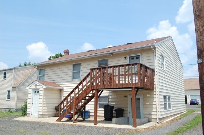 126 Churchill Ave. - 126 Churchill Ave. Apartments