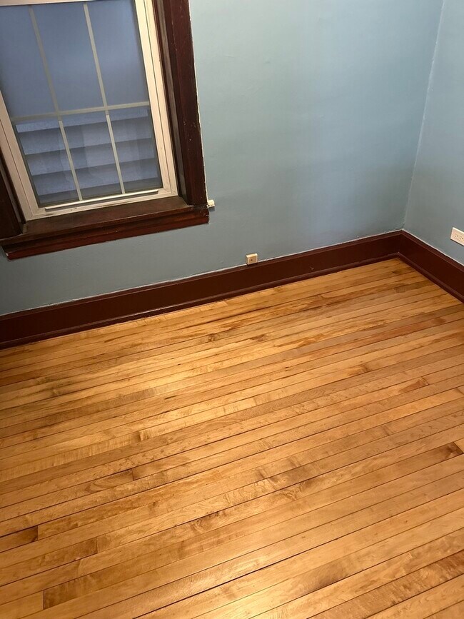 Photo - 3243 N Hoyne Ave