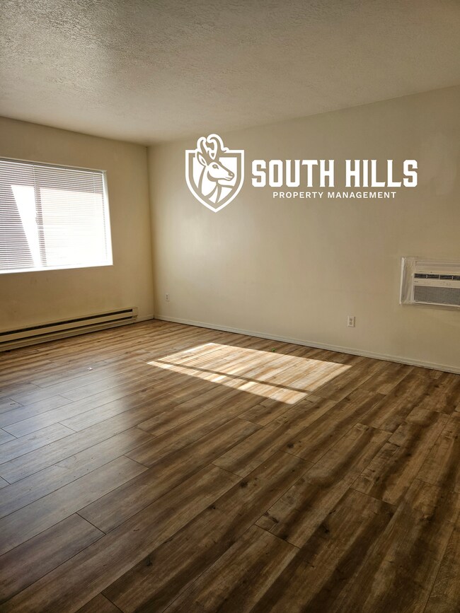 Photo - El2140 Unit 23-C