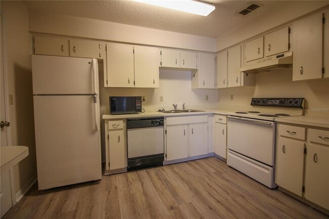 Photo - 1230 Dosseywood Ln