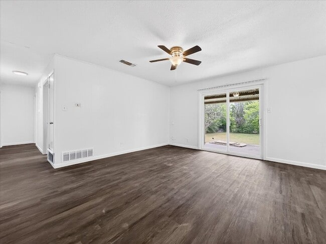 Photo - 2521 Putnam St