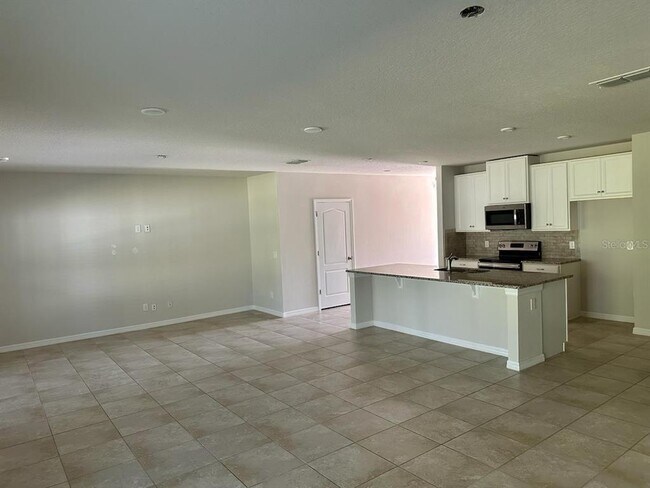 Photo - 3876 Crawley Down Loop