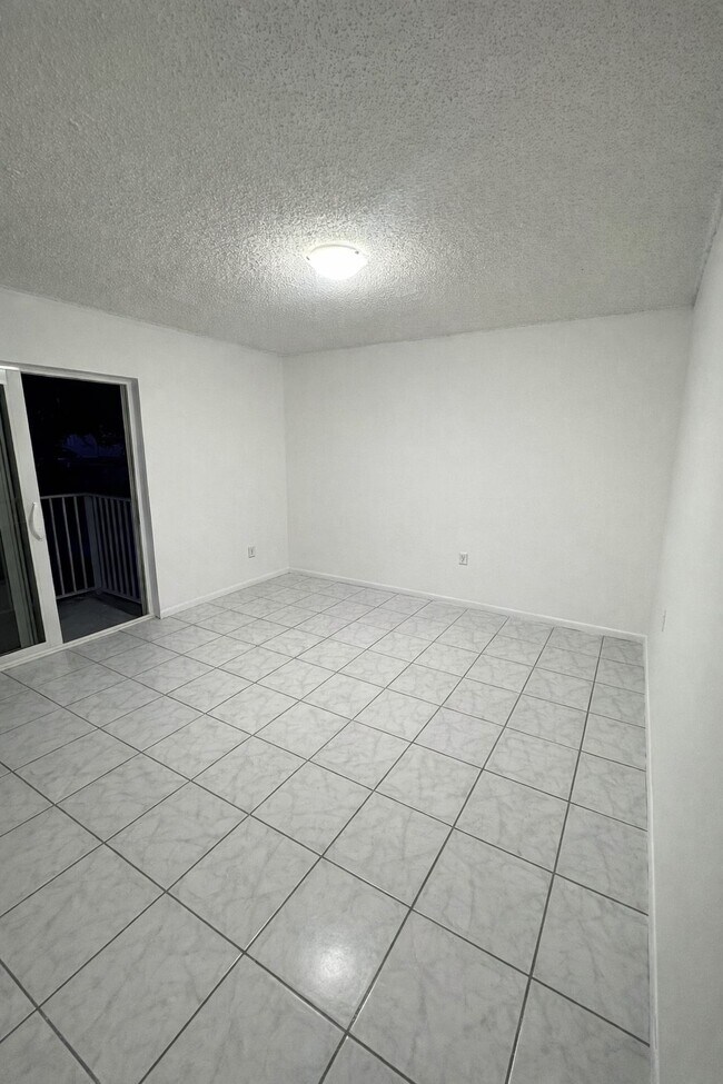 Photo - 17050 NW 55th Ave Unit 8