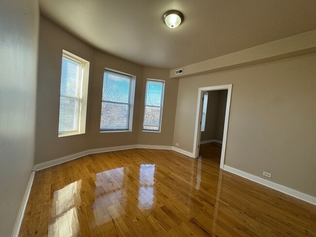 Photo - 6507 S Ingleside Ave Unidad NEW 6507 # 3