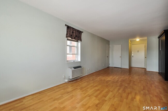 Photo - 39 Glenbrook Rd Unidad 2W