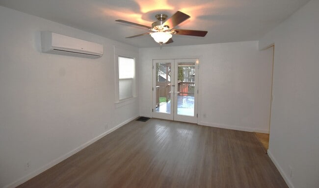 Photo - Move in special!  $1,500 off 1st months rent!