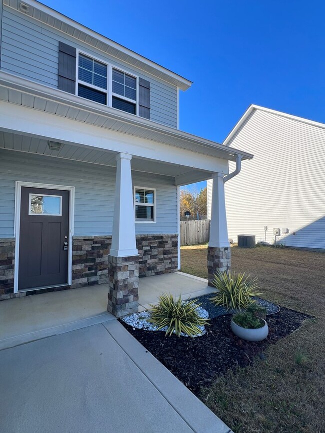 Photo - Beautiful 4 Bed 2.5 Bath Raeford Home with Fenced Yard