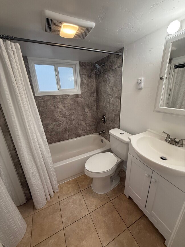 Photo - 311 N Broadway St Unidad 311 B