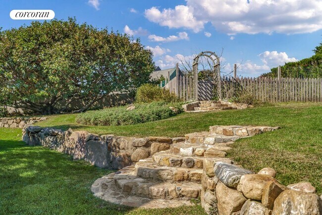 Photo - 169 S Fairview Ave