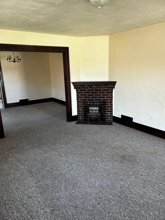 Photo - 1033 E 28th St Unit 2 1033