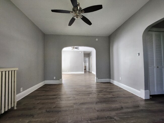 Photo - 392 W Hickory St Unit 1E