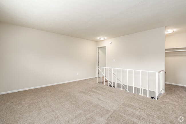 1BR, 1BA - 600SF - Bedroom