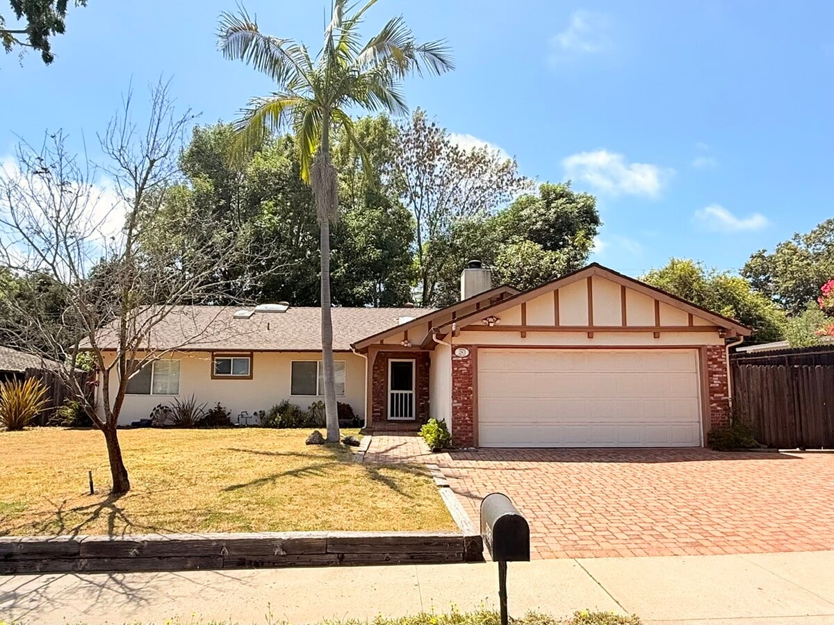 Photo - 283 Carlo Dr
