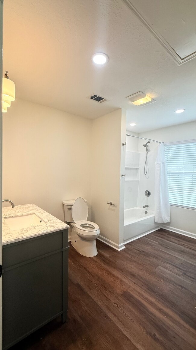Photo - 511 N 3rd St