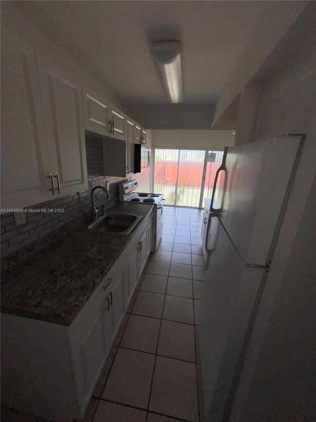 Photo - 9370 W Flagler St Unidad 205B