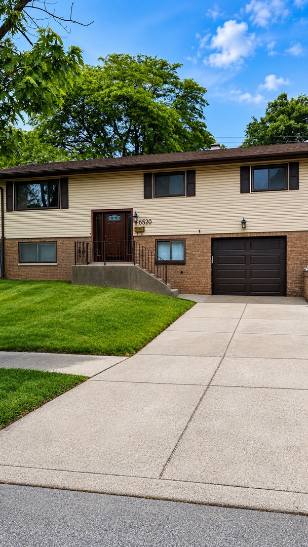 Building Photo - Miller Luxury Living! Plenty of space to enjoy & entertain! June Move in Special!