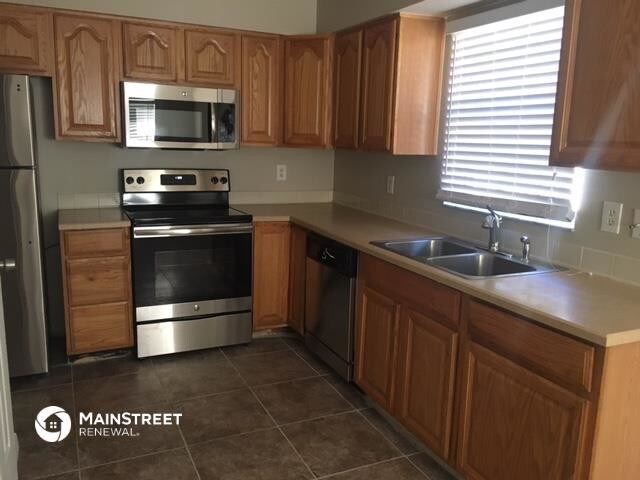 Photo - 2536 Poinsetta Ave