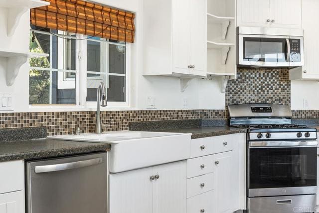 Photo - 835 Barsby St