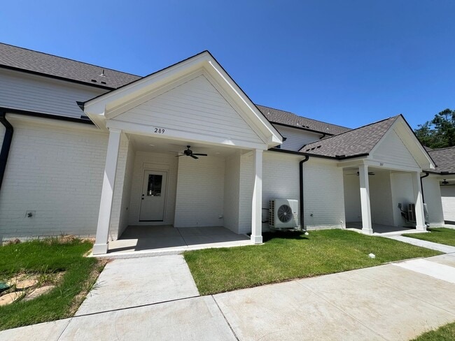 AVAILABLE NOW! Brand new 3 bed 3 bath rental at Patterson Place! - AVAILABLE NOW! Brand new 3 bed 3 bath rental at Patterson Place!