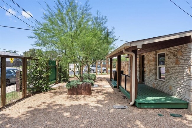Photo - 1147 Webberville Rd