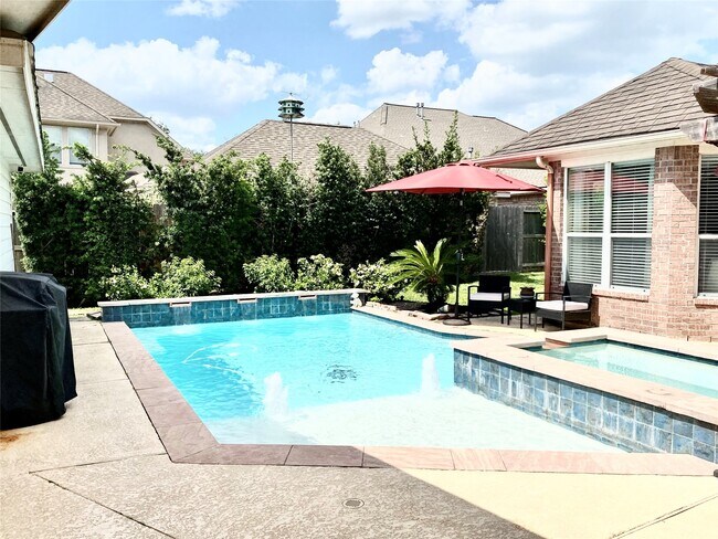 Building Photo - 12910 Watermist