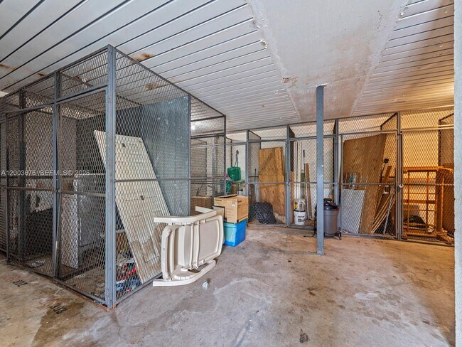 Photo - 4235 N University Dr Unidad 312