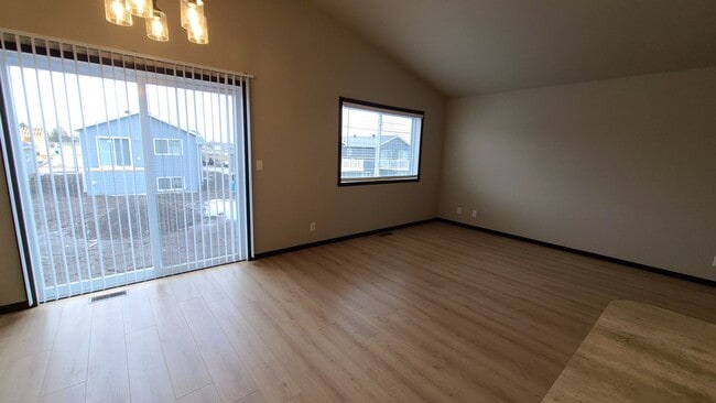Photo - Modern 3 Bedroom Home with Garage & Fenced Yard for Rent!