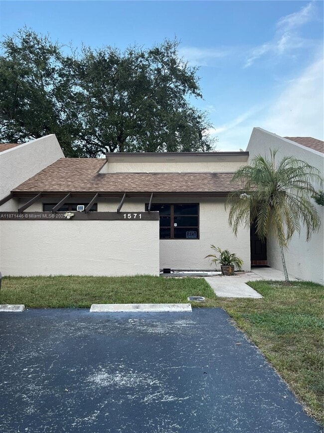 Building Photo - 1571 NW 98th Way Rental