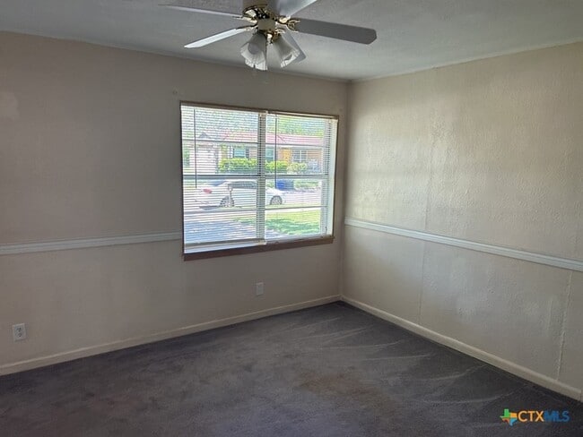 Photo - 303 Ridge St