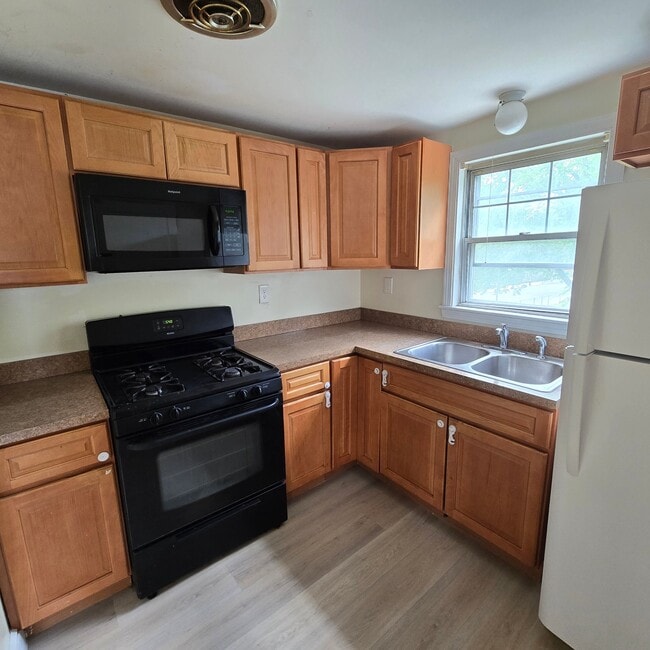 Photo - 155 Glenwood Ave Unit 2