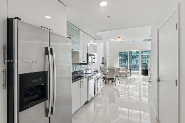 60 SW 13th St Unit 1810
