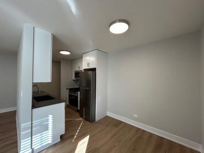 Photo - 540 W Aldine Ave