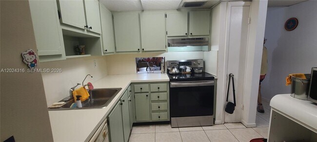 19305 NE 2nd Ave Unidad 2323