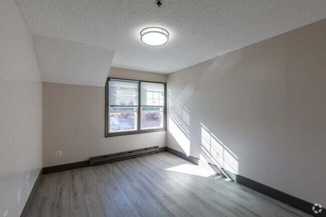 2BR, 1BA - Bedroom