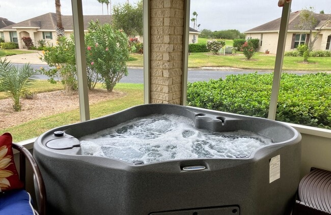 Building Photo - 2 S Bay Hill Dr