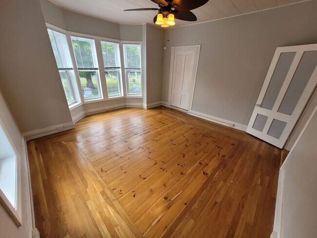 145 Pine St Unit 145-2 Pine