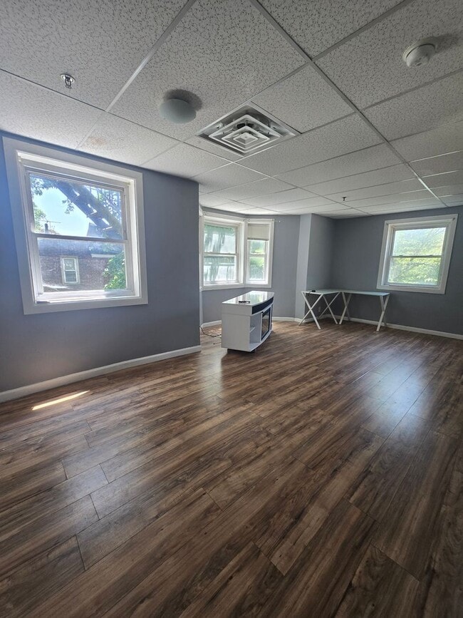 Building Photo - 317 Calcon Hook Rd Unit 2nd flr.
