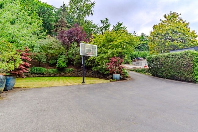 Photo - 4Bd/4Ba Seattle Home