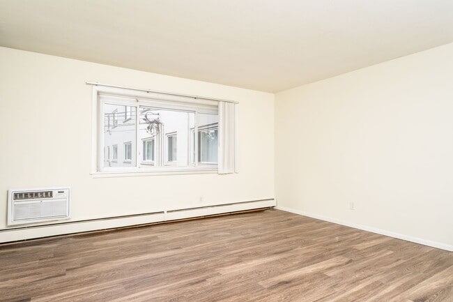 242 West Franklin Ave