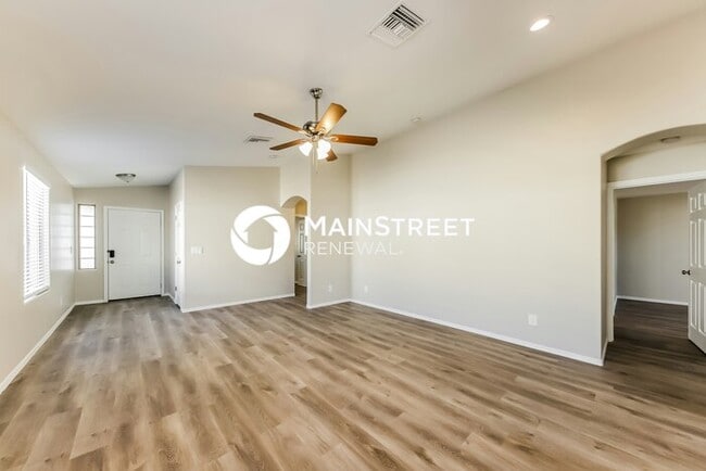 Photo - 3 Bedroom Pet-Friendly Home in Phoenix, AZ with Main Street Renewal