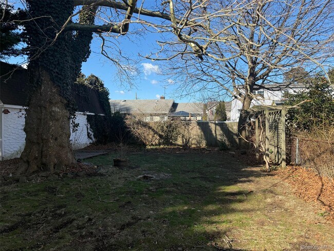 Photo - 143 East Ave