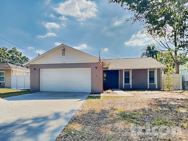 Building Photo - 1928 W Clinton St